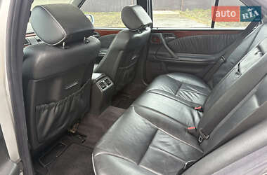 Седан Mercedes-Benz E-Class 2000 в 
