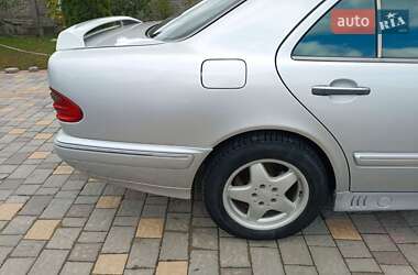 Седан Mercedes-Benz E-Class 1995 в 
