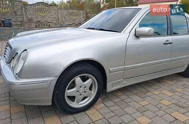 Седан Mercedes-Benz E-Class 1995 в 