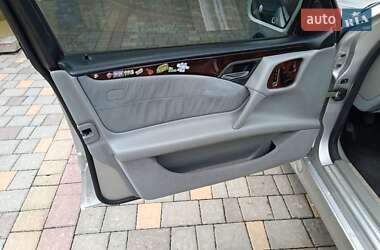 Седан Mercedes-Benz E-Class 1995 в 