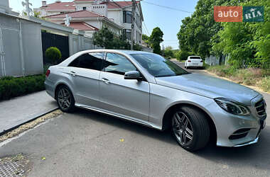 Седан Mercedes-Benz E-Class 2011 в 
