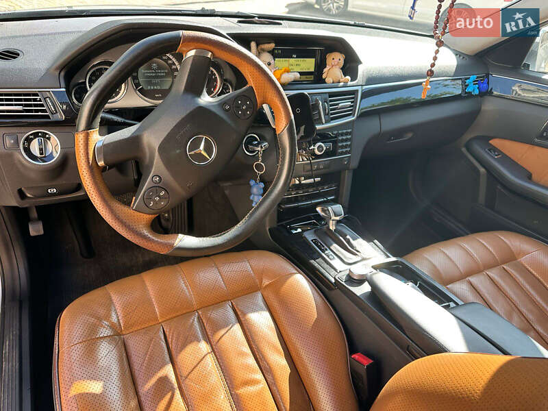 Седан Mercedes-Benz E-Class 2011 в Одесі