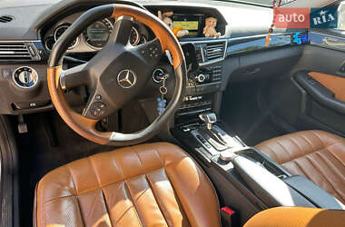Седан Mercedes-Benz E-Class 2011 в 