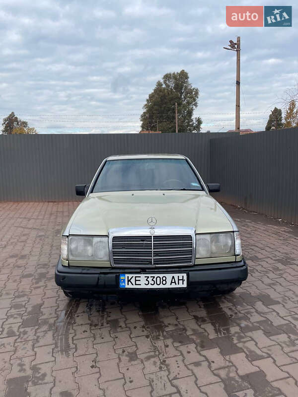 Mercedes-Benz E-Class 1986
