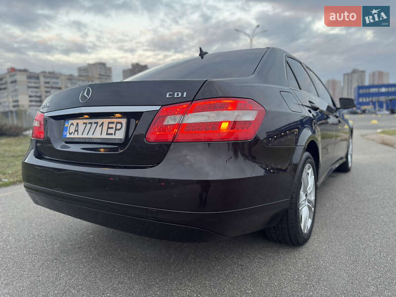 Седан Mercedes-Benz E-Class 2009 в Киеве