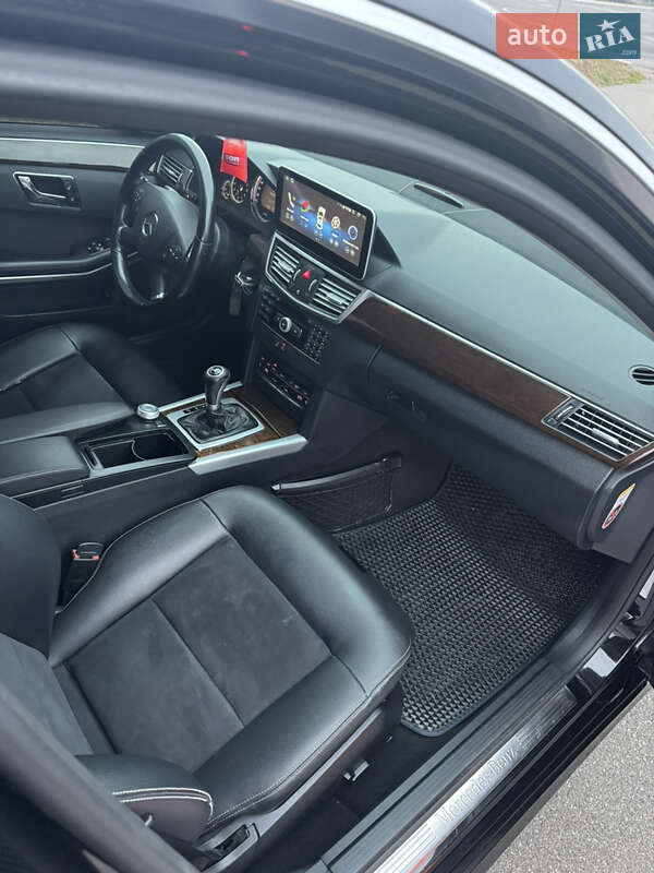 Седан Mercedes-Benz E-Class 2009 в Киеве