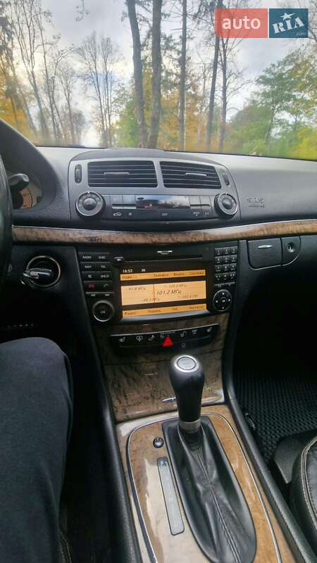 Седан Mercedes-Benz E-Class 2009 в Черновцах