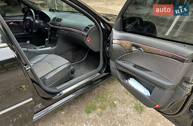Седан Mercedes-Benz E-Class 2005 в 