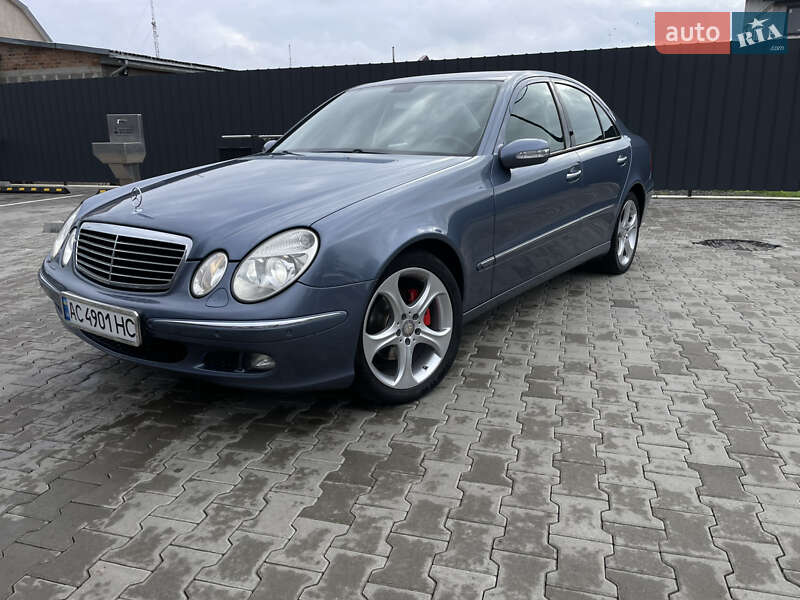 Mercedes-Benz E-Class 2005