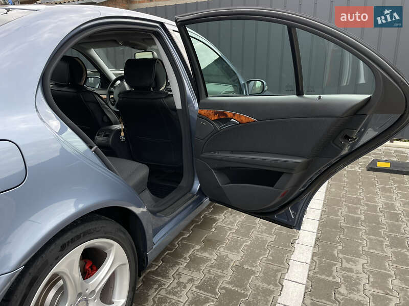 Седан Mercedes-Benz E-Class 2005 в Луцке