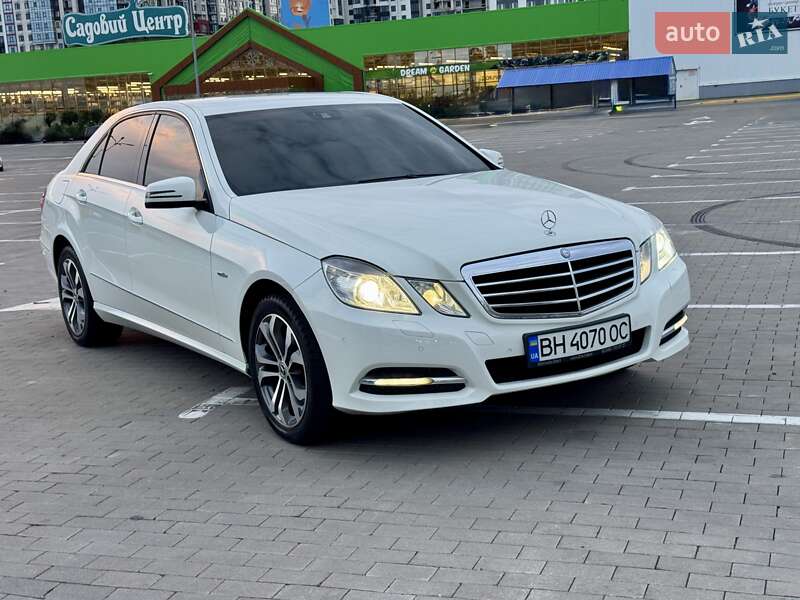 Седан Mercedes-Benz E-Class 2011 в Одессе