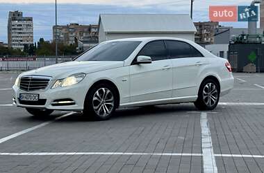 Седан Mercedes-Benz E-Class 2011 в 