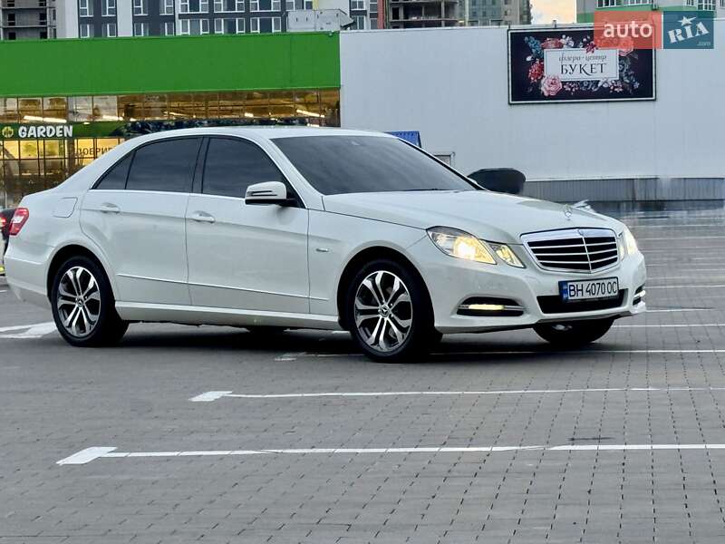 Седан Mercedes-Benz E-Class 2011 в Одессе