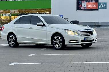 Седан Mercedes-Benz E-Class 2011 в 