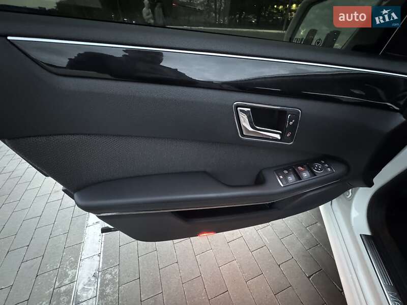 Седан Mercedes-Benz E-Class 2011 в Одессе