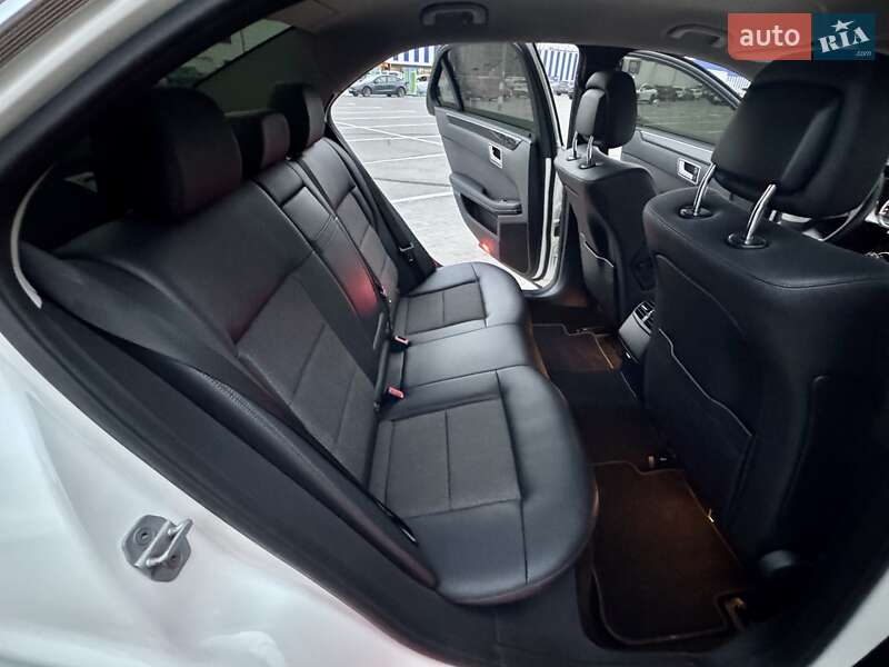 Седан Mercedes-Benz E-Class 2011 в Одессе