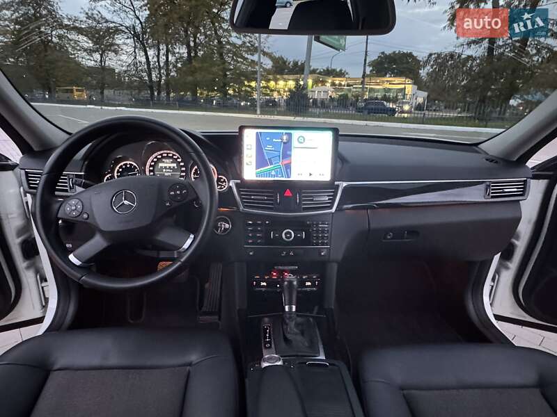 Седан Mercedes-Benz E-Class 2011 в Одессе