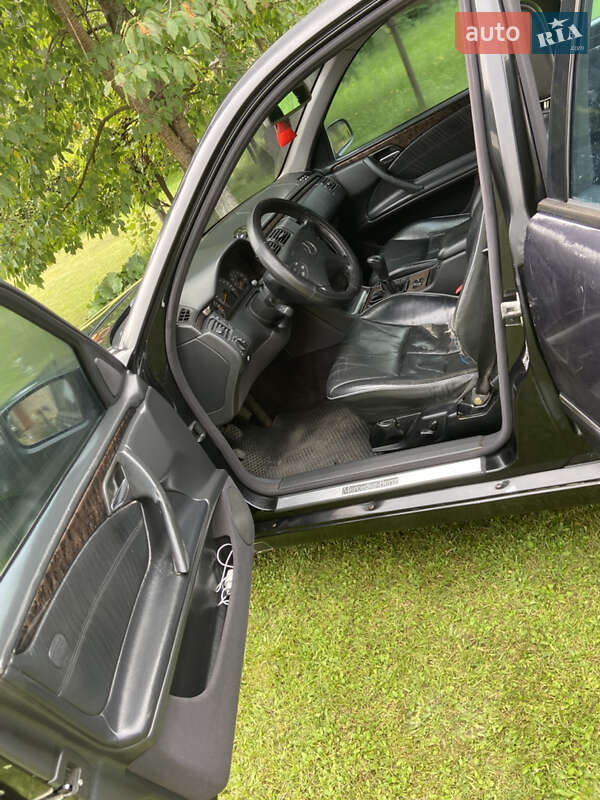 Седан Mercedes-Benz E-Class 2000 в Ивано-Франковске