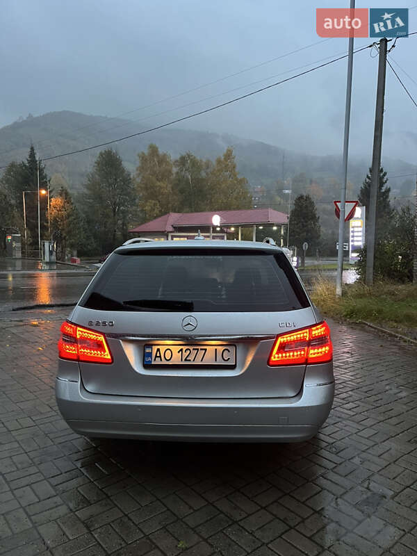 Універсал Mercedes-Benz E-Class 2010 в Рахові фото 11 Універсал Mercedes-Benz E-Class 2010 в Рахові