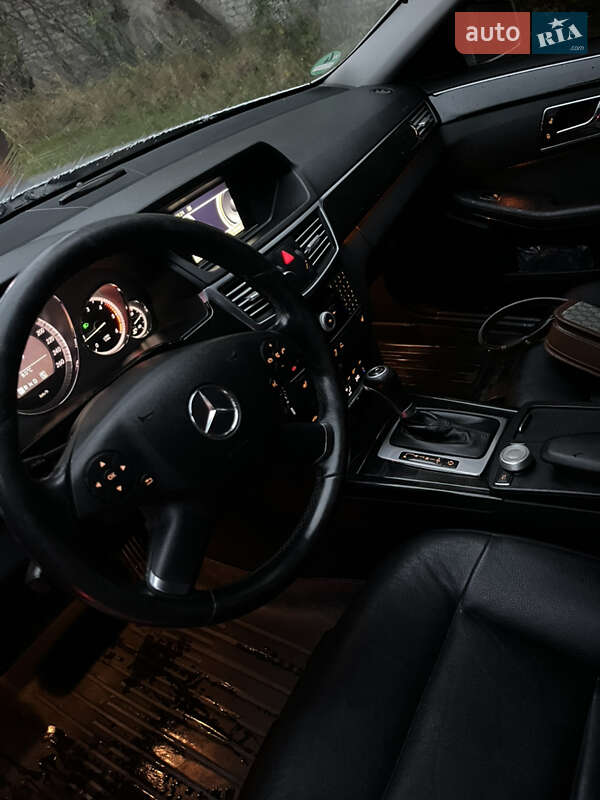 Універсал Mercedes-Benz E-Class 2010 в Рахові фото 26 Універсал Mercedes-Benz E-Class 2010 в Рахові