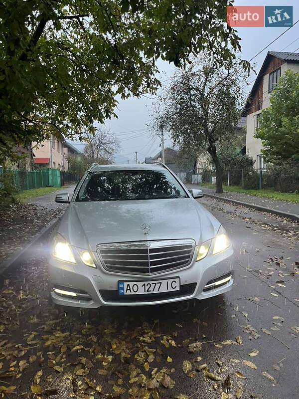 Універсал Mercedes-Benz E-Class 2010 в Рахові фото 30 Універсал Mercedes-Benz E-Class 2010 в Рахові