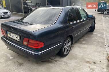 Седан Mercedes-Benz E-Class 1997 в 