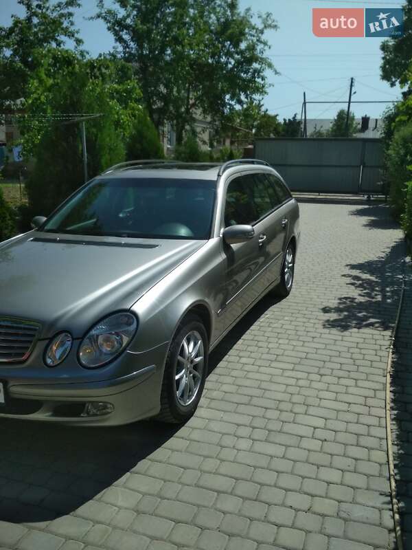Универсал Mercedes-Benz E-Class 2004 в Звягеле