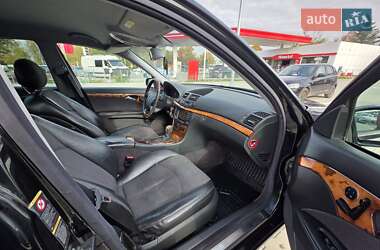 Седан Mercedes-Benz E-Class 2004 в  фото 3 Седан Mercedes-Benz E-Class 2004 в