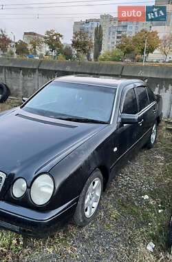 Седан Mercedes-Benz E-Class 1996 в 