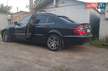 Седан Mercedes-Benz E-Class 2003 в  фото 3 Седан Mercedes-Benz E-Class 2003 в
