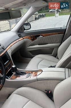 Седан Mercedes-Benz E-Class 2003 в  фото 28 Седан Mercedes-Benz E-Class 2003 в