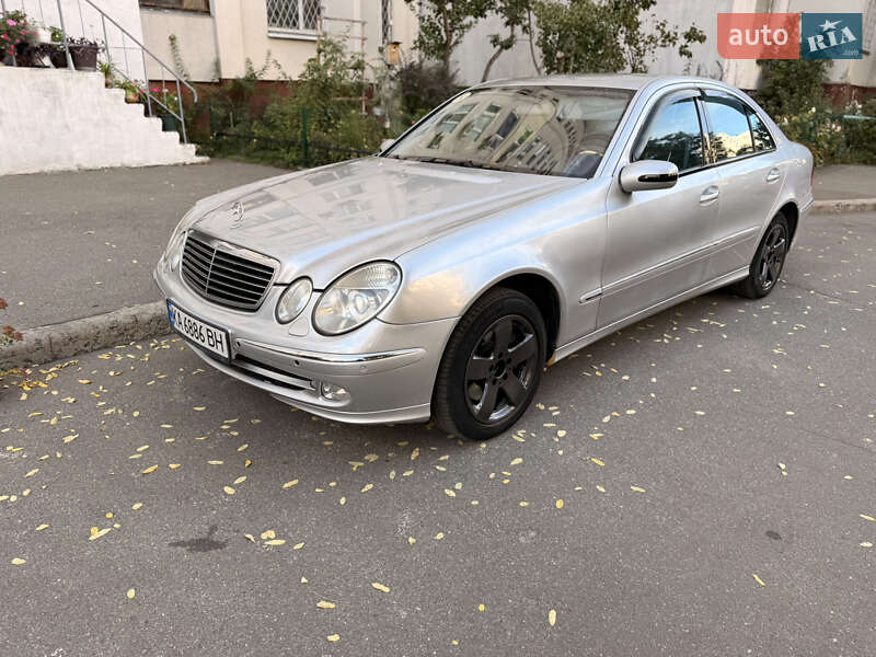 Седан Mercedes-Benz E-Class 2004 в Киеве