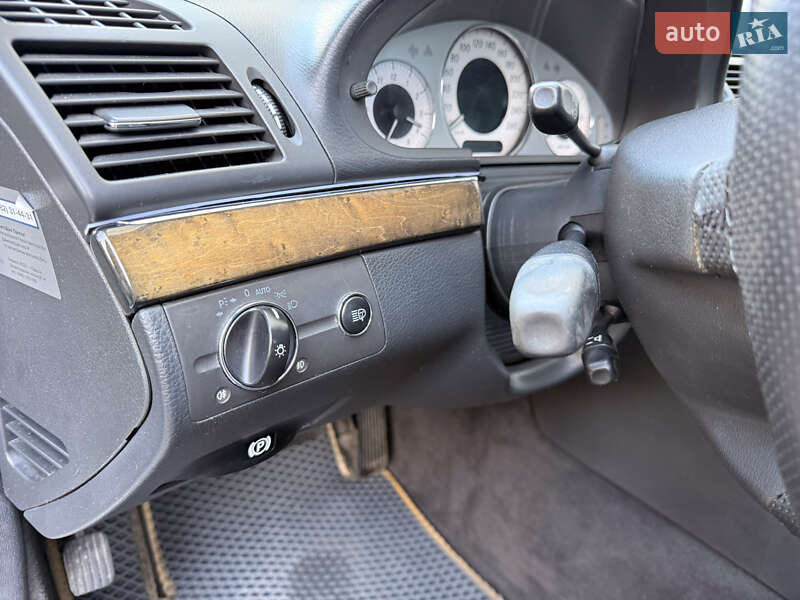 Седан Mercedes-Benz E-Class 2004 в Киеве