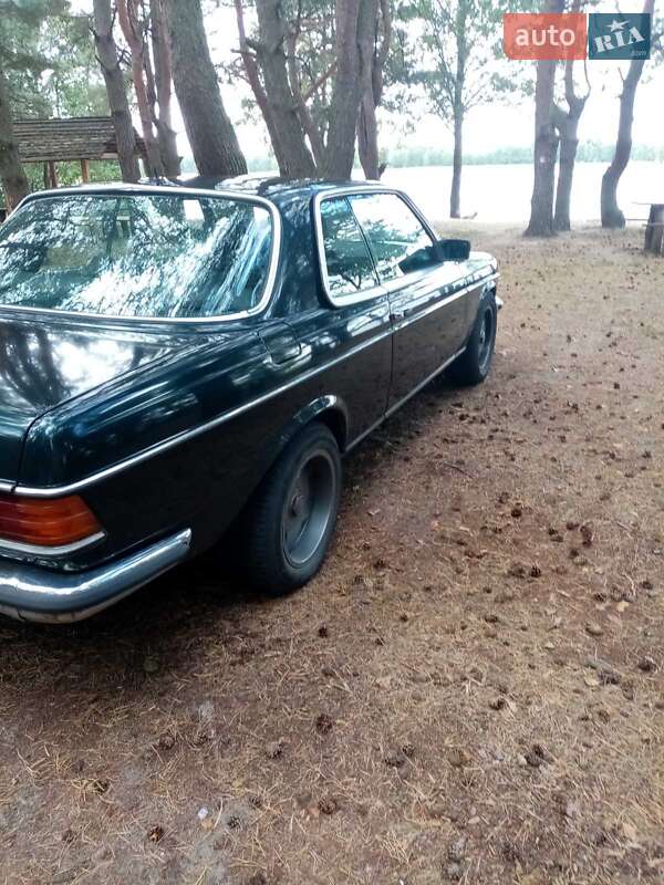 Купе Mercedes-Benz E-Class 1979 в Львові
