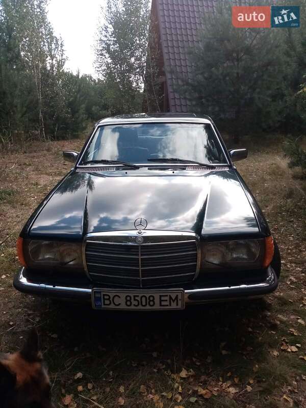Купе Mercedes-Benz E-Class 1979 в Львові