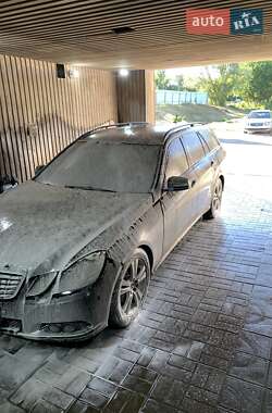 Универсал Mercedes-Benz E-Class 2011 в Днепре
