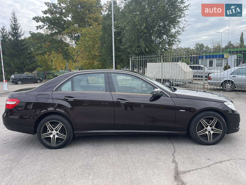 Седан Mercedes-Benz E-Class 2010 в Кременчуге