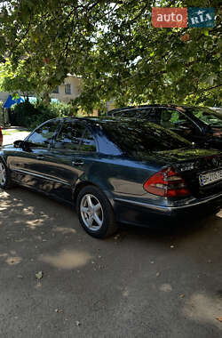 Седан Mercedes-Benz E-Class 2002 в 