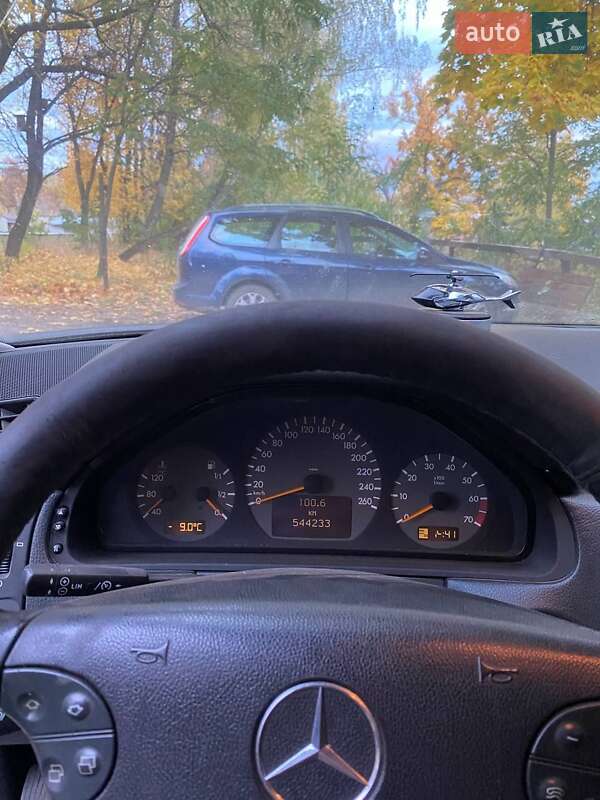 Седан Mercedes-Benz E-Class 2001 в Шостке