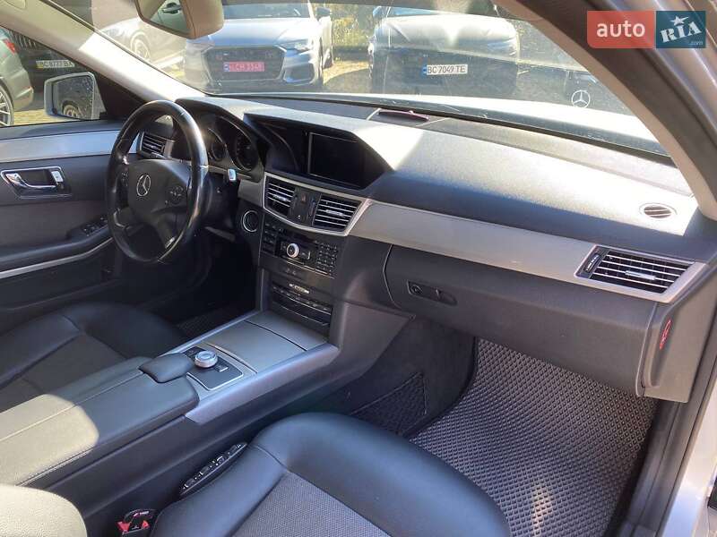 Универсал Mercedes-Benz E-Class 2010 в Львове
