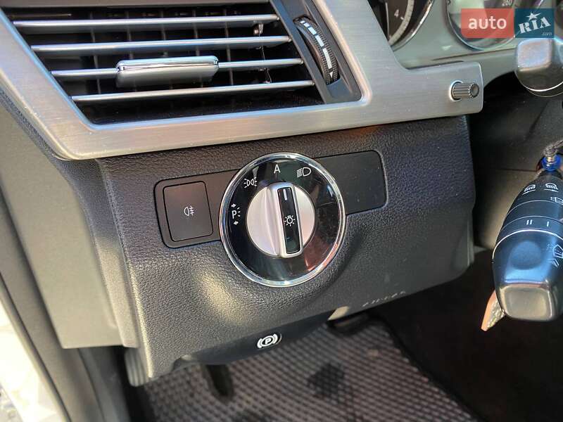 Универсал Mercedes-Benz E-Class 2010 в Львове