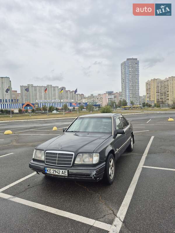Mercedes-Benz E-Class 1993 Mercedes-Benz E-Class 1993