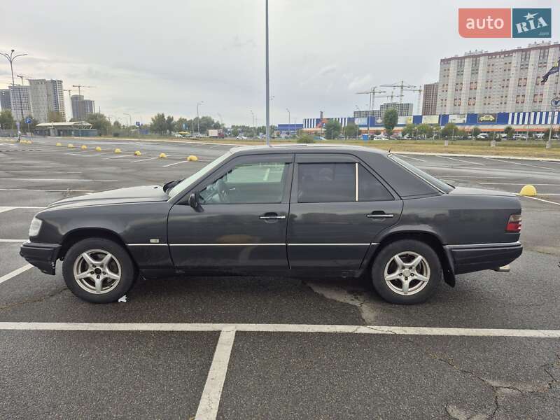 Седан Mercedes-Benz E-Class 1993 в Києві фото 11 Седан Mercedes-Benz E-Class 1993 в Києві