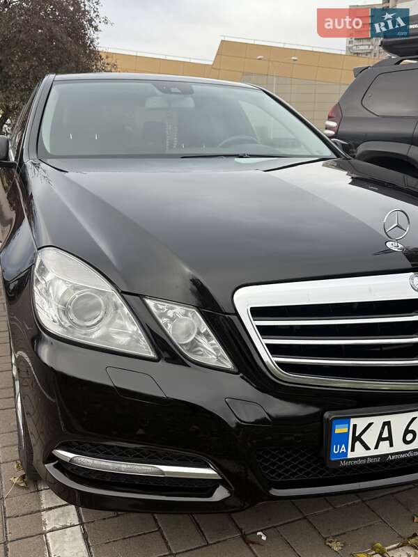Седан Mercedes-Benz E-Class 2012 в Києві