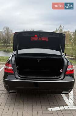 Седан Mercedes-Benz E-Class 2012 в 
