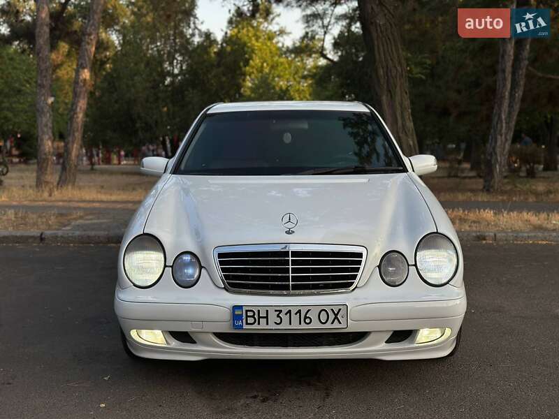 Mercedes-Benz E-Class 2000 Mercedes-Benz E-Class 2000