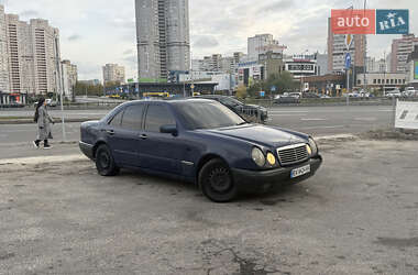 Седан Mercedes-Benz E-Class 1999 в  фото 2 Седан Mercedes-Benz E-Class 1999 в