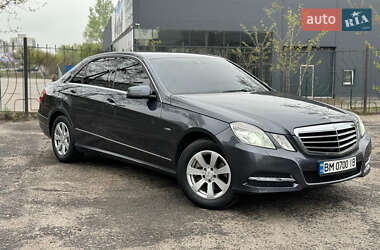 Седан Mercedes-Benz E-Class 2011 в  фото 20 Седан Mercedes-Benz E-Class 2011 в