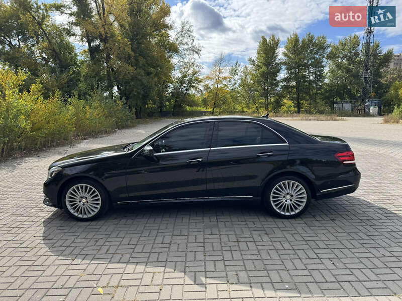 Седан Mercedes-Benz E-Class 2015 в Дніпрі