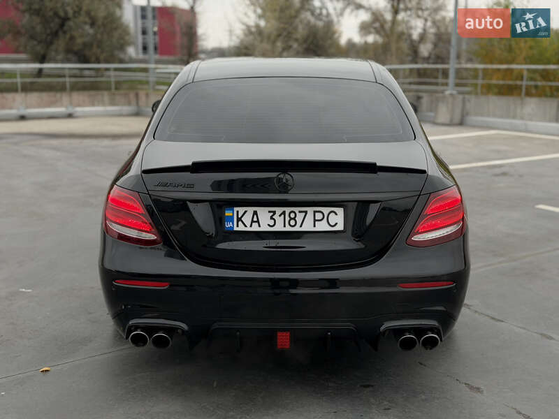 Седан Mercedes-Benz E-Class 2017 в Києві